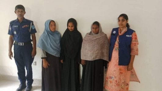 বরিশাল থেকে মাদারীপুর গিয়ে ছিনতাই করার সময় তিন নারী আটক