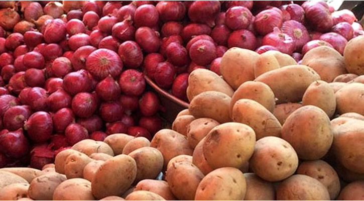 অস্থির বরিশালের আলু ও পেঁয়াজের বাজার