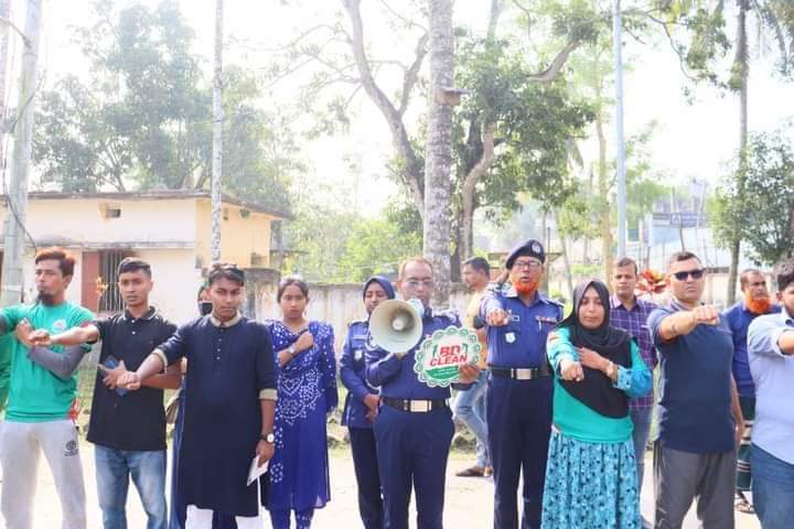গৌরনদী মডেল থানায় বিডি ক্লিনের পরিচ্ছন্নতা অভিযান