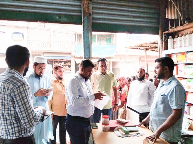 লালমোহনে বাজার মনিটরিং করেন ইউএনও! দুই ব্যবসায়ীর অর্থদন্ড