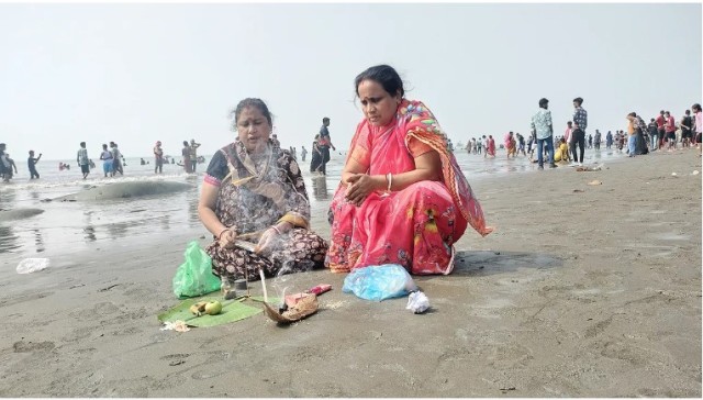 কুয়াকাটায় তীর্থ যাত্রীদের ঢল