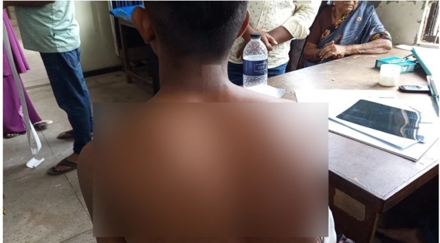 শেখ হাসিনার ছবিতে ‘হা হা রিঅ্যাক্ট’, ছাত্রদল কর্মীদের বেধড়ক পেটাল ছাত্রলীগ