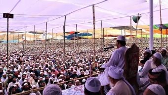 কীর্তনখোলা নদীর তীরে লাখো মুসল্লির কলরবে চরমোনাইয়ের মাহফিল শুরু