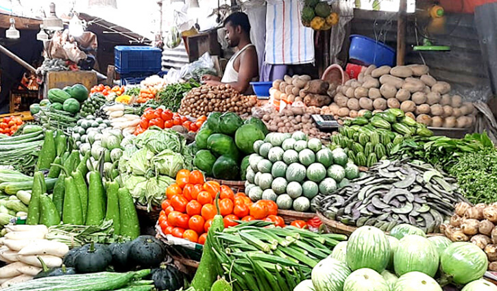 শীতের সবজিতে বাজার চাঙ্গা থাকলেও দাম চড়া