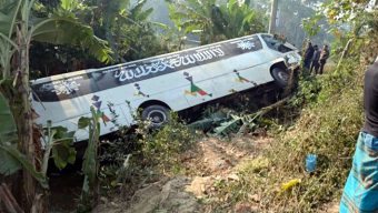 বরগুনায় কুয়াশার কবলে বাস খাদে, নারী নিহত