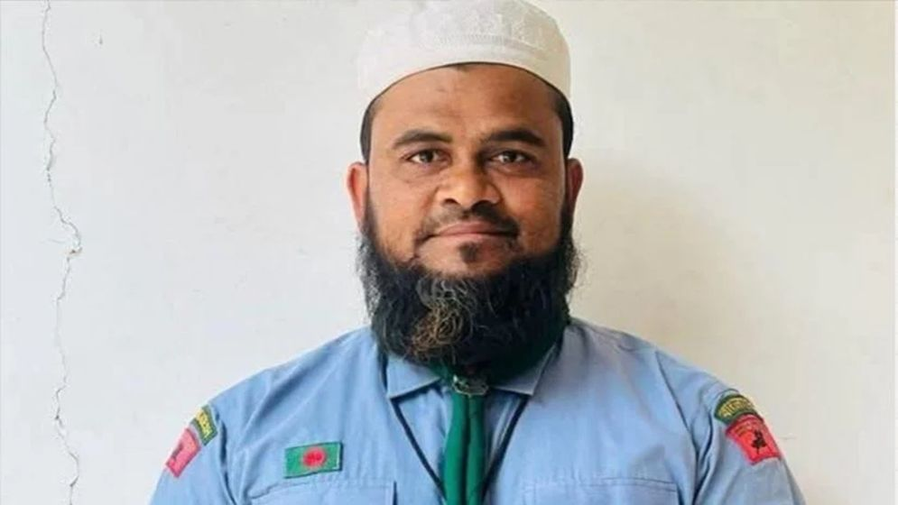 ট্রাকের পেছনে মোটরসাইকেলের ধাক্কা, প্রাণ গেলো বিশ্ববিদ্যালয়ের উপপরিচালকের