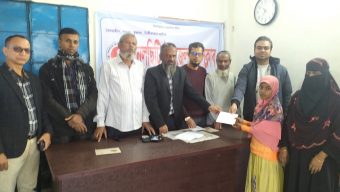 নলছিটিতে অস্বচ্ছল ও মেধাবী শিক্ষার্থীদের আর্থিক সহায়তা প্রদান