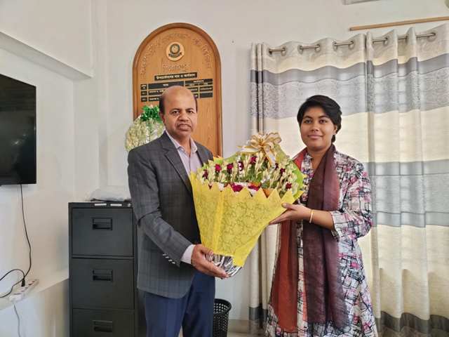 মালয়েশিয়ায় ইউনিভার্সাল ইয়ুথ লিডারশিপ সামিটে পিরোজপুর বিশ্ববিদ্যালয়ের শিক্ষার্থী নাওমি নাওয়ার