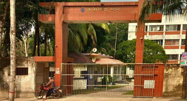 ঝালকাঠিতে ছাত্র আন্দোলনে নিহত বুলেটের লাশ উত্তোলন