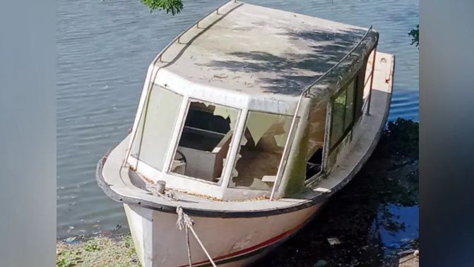 ভোলায় এক দিনও চলেনি ৩০ লাখ টাকার নৌ অ্যাম্বুলেন্স