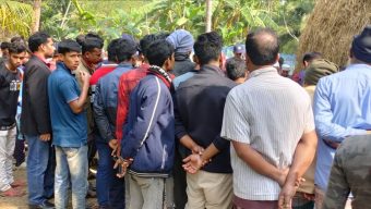 চোর সন্দেহে এক ব্যক্তিকে পিটিয়ে হত্যা