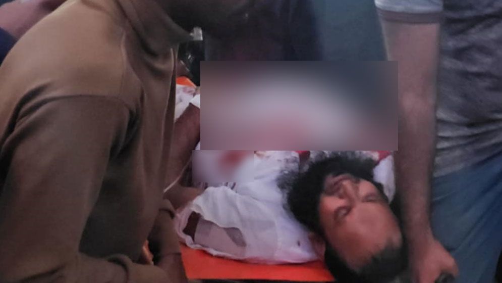 মসজিদে যাওয়ার পথে বিএনপি নেতাকে কুপিয়েছে ছাত্রলীগ নেতা