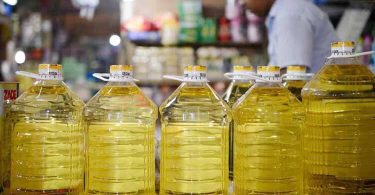 পটুয়াখালীতে মিলছে না বোতলজাত সয়াবিন তেল