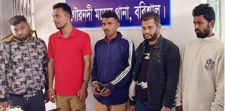 ডাকাতির প্রস্তুতিকালে সরঞ্জামাদিসহ পাঁচ ডাকাত গ্রেপ্তার