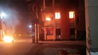পিরোজপুরে আওয়ামী লীগ নেতাদের বাড়িতে ভাঙচুর-আগুন