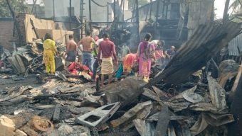 পটুয়াখালীতে ভয়াবহ অগ্নিকাণ্ডে পুড়েছে ২৩ বসতঘর