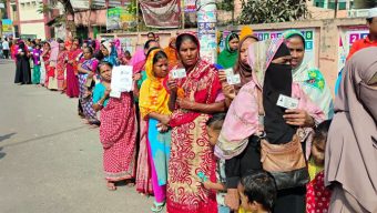 বরিশালে টিসিবির কার্ড বিতরণে অনিয়মের অভিযোগে মানববন্ধন ও বিক্ষোভ