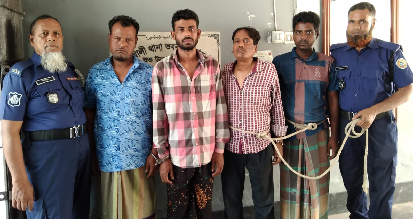 কাউখালীতে ৫ জুয়ারীসহ ১০জন গ্রেফতার