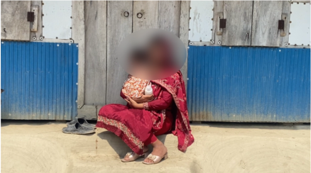 তালতলীতে স্ত্রী ও সন্তানের স্বীকৃতির দাবিতে স্বামীর বাড়িতে গৃহবধূর অনশন