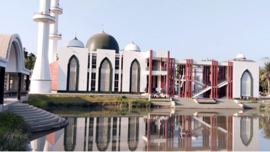 ঝালকাঠিতে নান্দনিকতার ছোঁয়ায় দৃষ্টিনন্দন হাজিবাড়ি জামে মসজিদ