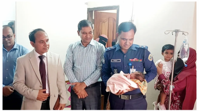 ঝালকাঠিতে জন্ম নিল শহীদ সেলিমের কন্যাসন্তান, উপহার নিয়ে হাজির প্রশাসন