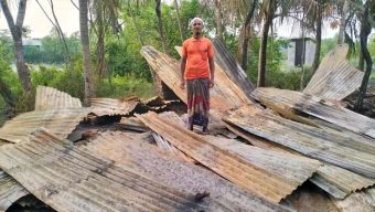 কলাপাড়ায় অটোরিকশা চালকের ঘরে আগুন: থানায় অভিযোগ