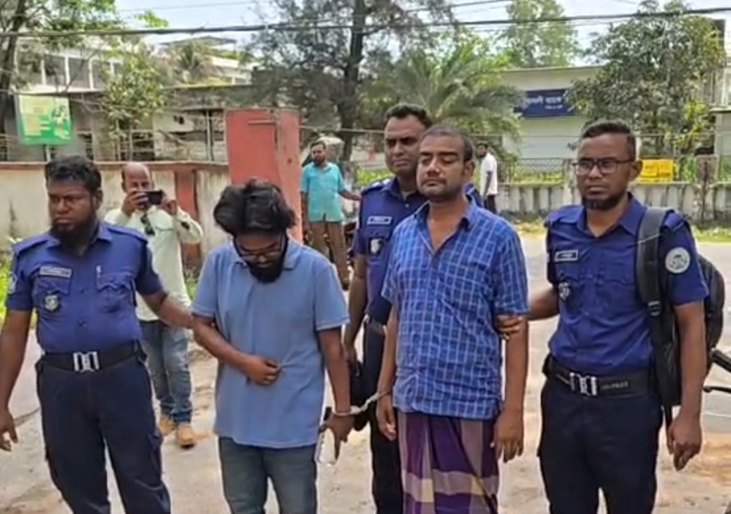 বেতাগীতে পুলিশে চাকরি দেওয়ার নামে প্রতারণা: আটক ২