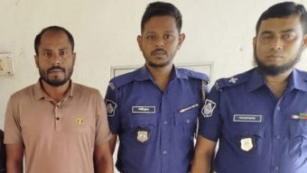 নাজিরপুরে অস্ত্র মামলায় সেচ্ছাসেবক দল নেতা গ্রেফতার