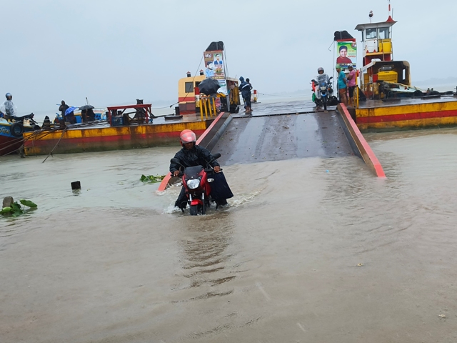আমতলী ও তালতলীর ২৪ গ্রাম প্লাবিত