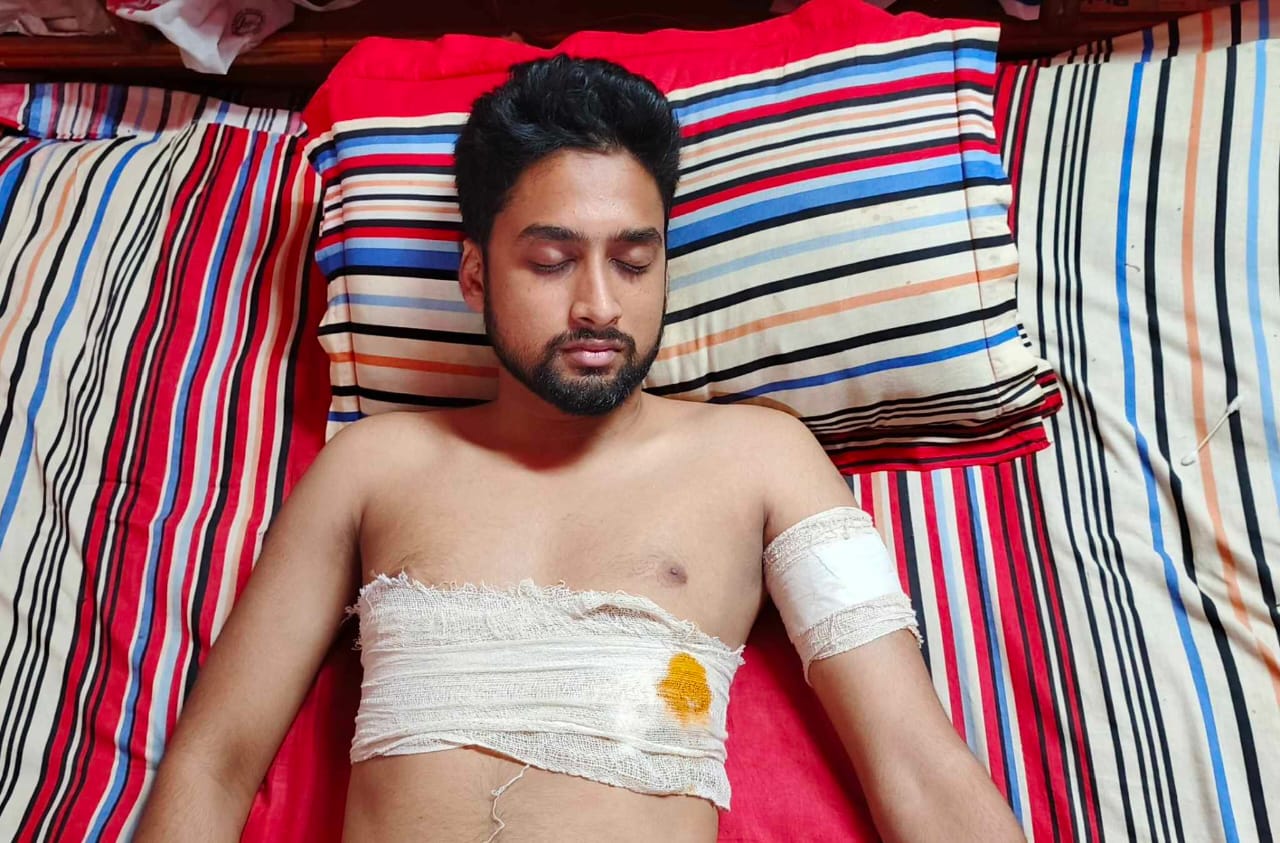 পিরোজপুরে কলেজ শিক্ষার্থীকে কুপিয়ে আহত