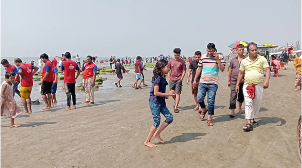 সাপ্তাহিক ছুটিতে পর্যটকে মুখর কুয়াকাটা