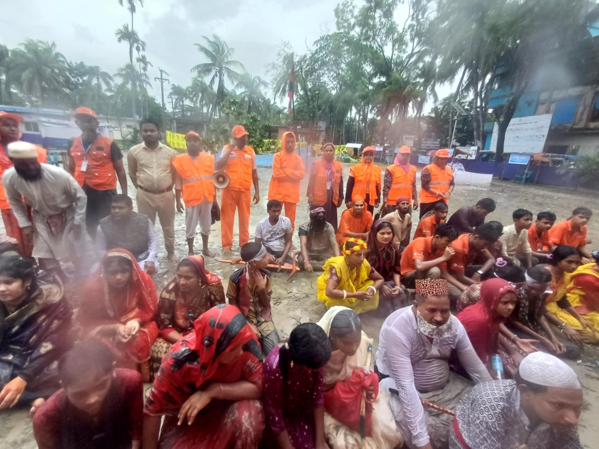 ঘূর্ণিঝড় মোকাবেলায় কলাপাড়ায় আগাম সাড়াদান মহড়া