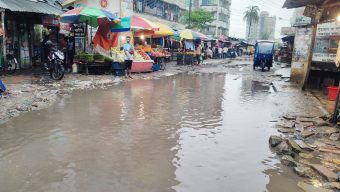 বরিশালে অবিরাম বর্ষণে জীবনযাত্রা ব্যাহত, কৃষকের মুখে হাসি