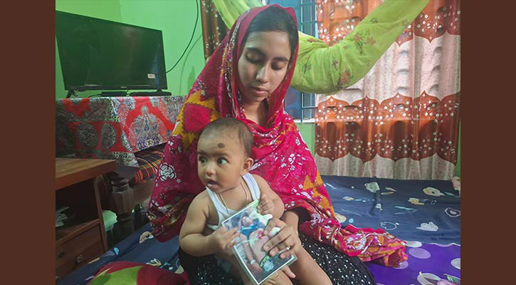 বাবা বাবা ডাকে রোজা, সে তো আর আসে না!