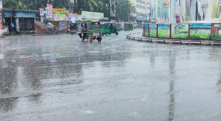 বরিশালে থেমে থেমে বৃষ্টি