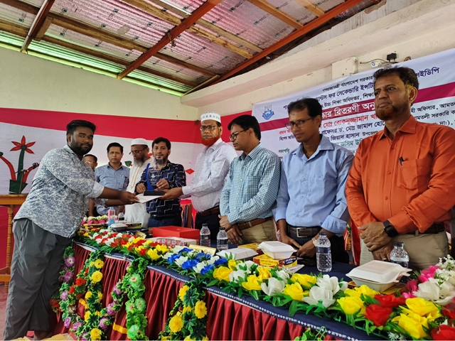 আমতলীতে কৃতি শিক্ষার্থীদের সংবর্ধনা ও সনদ প্রদান