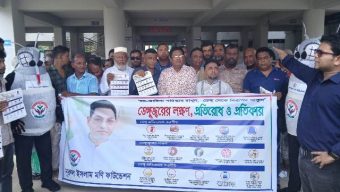 বেতাগীতে ডেঙ্গু প্রতিরোধে সচেতনতা বাড়াতে লিফলেট বিতরণ