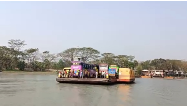 চরগরবদী-বগা ফেরিতে অতিরিক্ত ভাড়া আদায়, সওজের কঠোর ব্যবস্থা