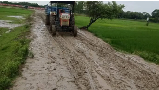 কুয়াকাটায় স্বাধীনতার ৫৪ বছরেও পাকা হয়নি রাস্তা, ভোগান্তিতে ১০ গ্রামের মানুষ