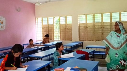 রাজাপুরে ৫১ শিক্ষার্থীর জন্য ৬ শিক্ষক!