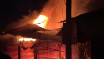 লালমোহন হাইস্কুল সুপার মার্কেটে ভয়াবহ অগ্নিকাণ্ড, ৫ দোকান পুড়ে ছাই