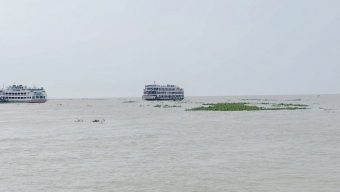 ভোলার ১০ রুটে লঞ্চ চলাচল বন্ধ