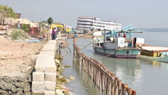 বরিশাল নদী দখলের ৪ হাজারের বেশি অবৈধ দখলদার চিহ্নিত