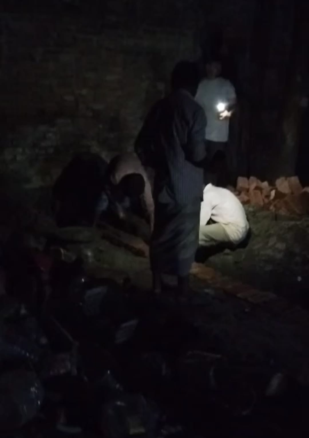 বাউফলে সংঘবদ্ধ হামলা দোকান ভাঙচুর, লাখ টাকার মালামাল লুটের অভিযোগ