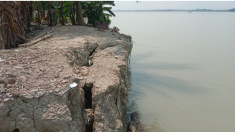 মানুষ মরলে কবর দেওয়ার জায়গাও নাই