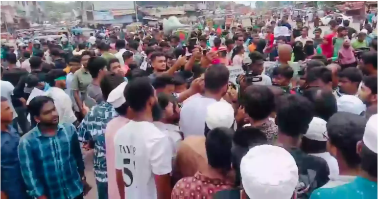 স্বাস্থ‍্যখাত সংস্কারের দাবীতে ঢাকা-বরিশাল মহাসড়ক অবরোধ