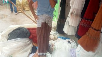 বরিশালে দেশীয় মাছ ধ্বংস করছে চায়না দুয়ারী জাল