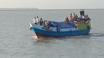 মনপুরা-তজুমুদ্দিন নৌরুটে ৭ দিন ধরে বন্ধ যাত্রীবাহি সি-ট্রাক