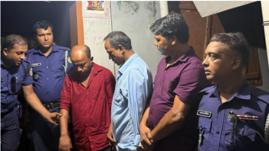 বরিশালে একসঙ্গে ইয়াবা সেবন করছিলেন যুবলীগের ৩ নেতা, অতঃপর…