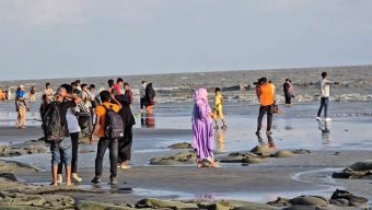 পূজার ছুটিতে রেকর্ড পর্যটক বরণে প্রস্তুত কুয়াকাটা